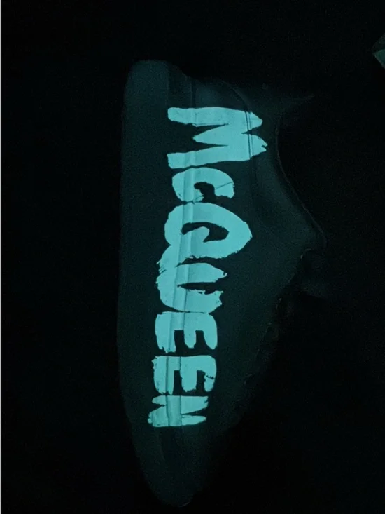 Alexander McQueen Black Sneaker with whiteGraphic - Picture 3 of 3